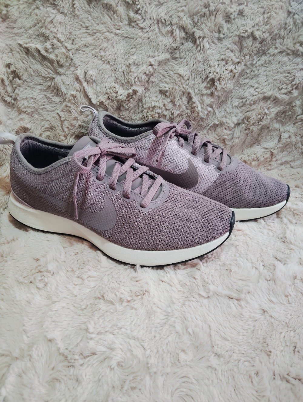 EUC!! Nike Dualtone Racer Sneakers. Size 8
